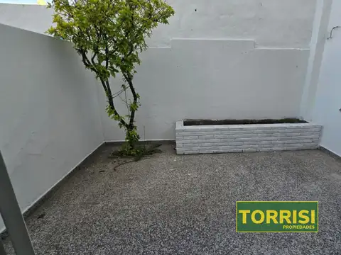 VENTA TIPO PH 3AMB C/PATIO 77M2 ESCALADA 1700 P. AVELLANEDA