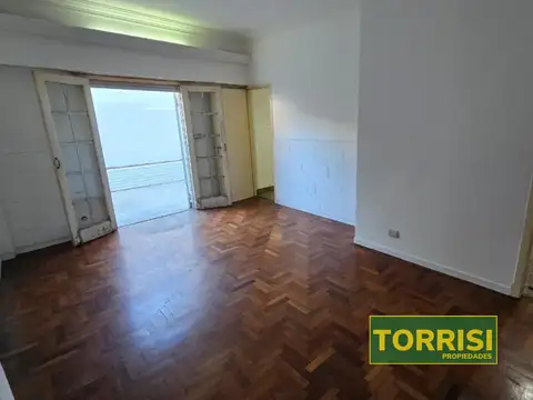 VENTA TIPO PH 3AMB C/PATIO 77M2 ESCALADA 1700 P. AVELLANEDA