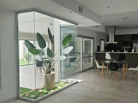 Casa en Alquiler de 4 dormitorios