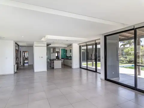 AV FUERZA AEREA 4204 MIRAFLORES