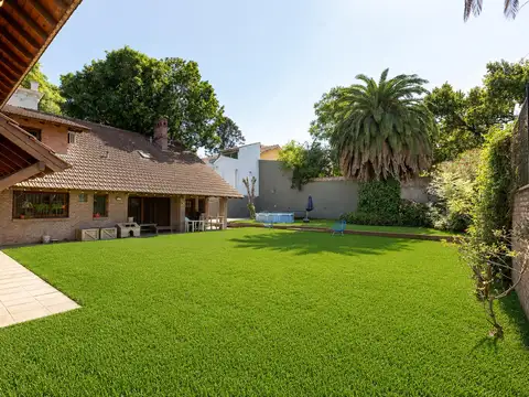 Casa en Venta en San Fernando - 4 dormitorios (2 en suite) - jardín y quincho - garage