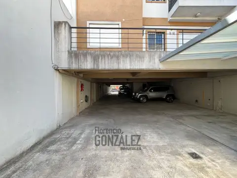 VENTA DE COCHERA EN LINIERS