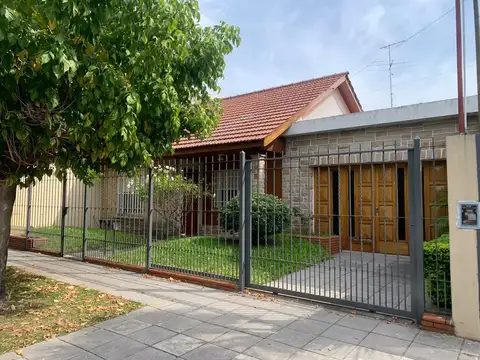 Casa - Alquiler - Argentina, La Matanza - Caupolican 573