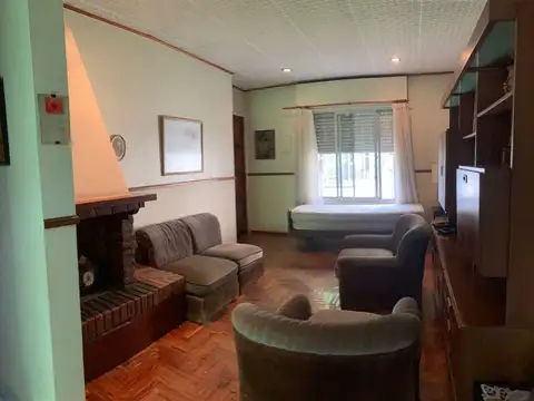 Casa en Alquiler con 1 cochera