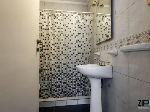 Depto Tipo Casa en Venta 60 años
