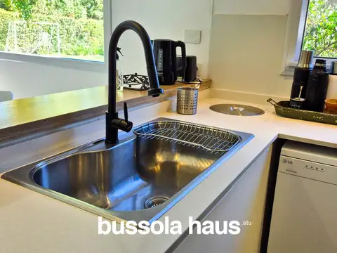 Casa en Venta con 4 cocheras