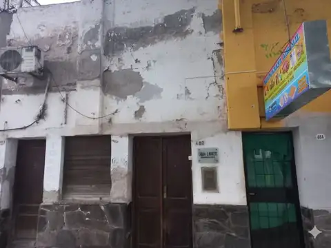 Venta de casa a demoler, Hipólito Yrigoyen 462