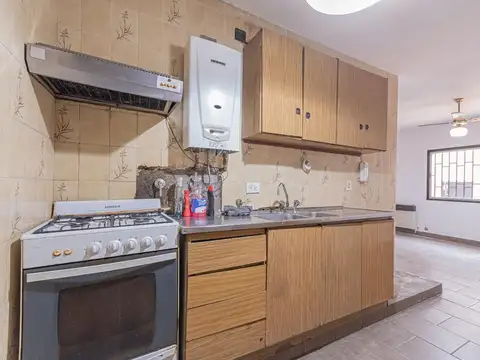 Casa 5 ambientes con 2 baños