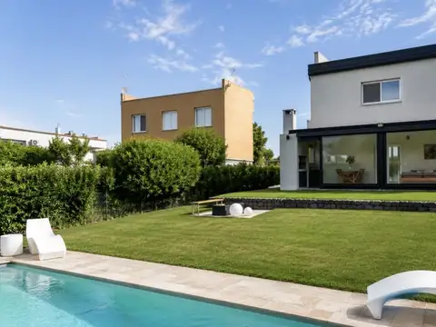 Casa en Venta en Pilar del Este - Santa Elena, USD 290.000