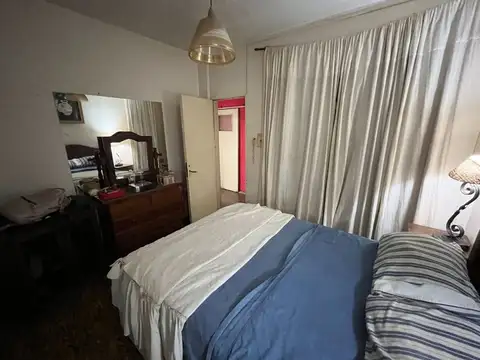 VENTA CASA 3 AMB COCHERA MÁS DOS DPTOS 2 AMB MERLO