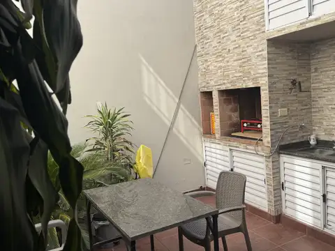 Depto Tipo Casa 4 ambientes con 2 baños