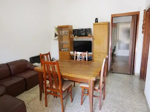 Casa 5 ambientes con 1 baño