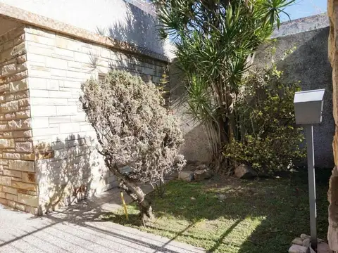 VENTA CASA 5 AMB LOMAS DEL MIRADOR CON TERRAZA