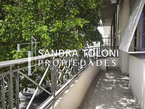 VENTA PH PARQUE CHACABUCO 4 AMBIENTES CON PATIO Y TERRAZA