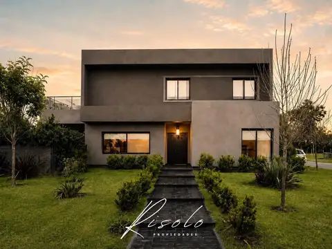 Santa Lucía - Pilar del Este - Casa moderna con jardín, pileta y terraza