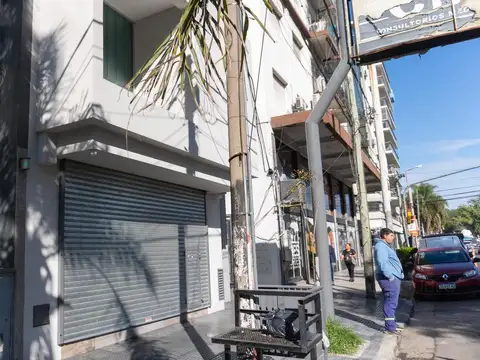 Av. Rivadavia 15774, Haedo Sur