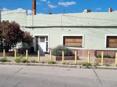 CASA MAS LOCAL COMERCIAL Y DEPOSITO