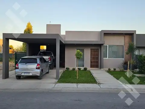 Casa en Venta en Plottier, Confluencia