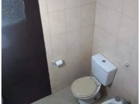 Casa en Alquiler con 2 cocheras