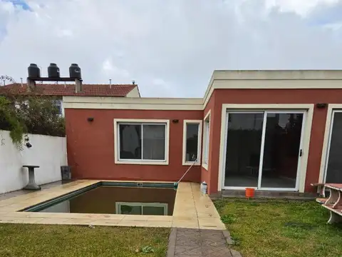 Casa 5 ambientes con 3 baños