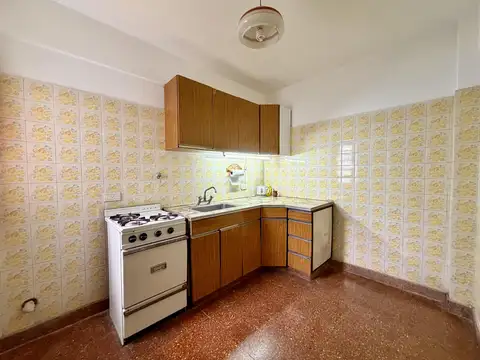 DEPARTAMENTO EN VENTA EN SANTOS LUGARES - 3 AMBIENTES - CERCANO A LA ESTACION