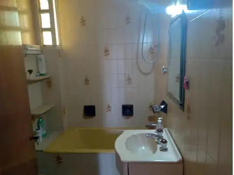 Venta departamento 3 ambientes en centro de Wilde