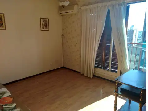 Venta departamento 3 ambientes en centro de Wilde