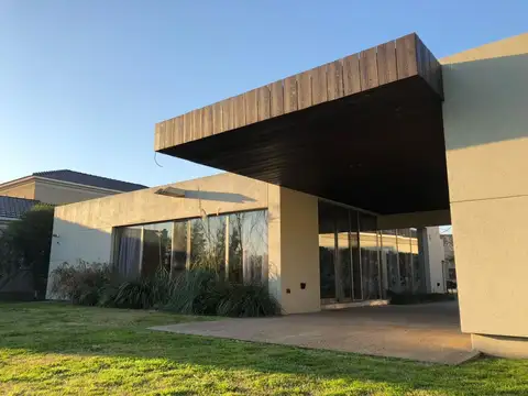 Country Golf, Fisherton