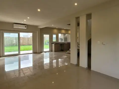 Casa - Alquiler - Argentina, San Miguel - Gustavo Flaubert 1300