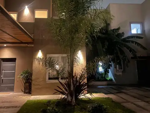 Casa en Alquiler en Bella Vista, USD 1.900