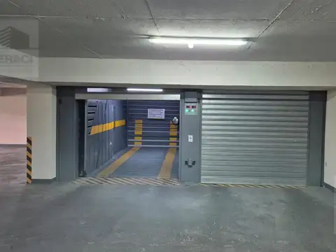 Excelente Cochera Fija Cubierta en esquina de JM Moreno y JB Alberdi - Caballito