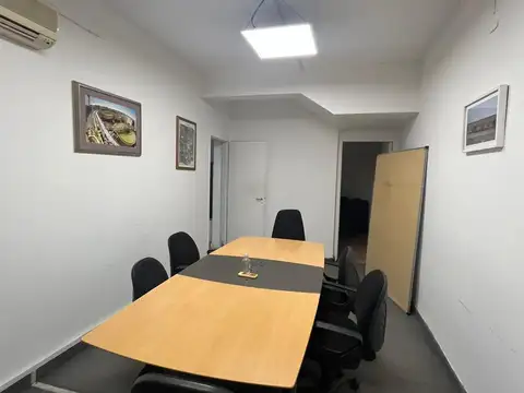 Casa 12 ambientes con 4 baños