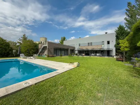 Casa en Venta en Los Ceibos, USD 580.000