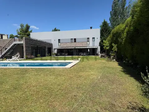 CASA A LA VENTA EN CLUB DE CAMPO LOS CEIBOS
