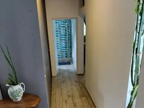 Casa en tres plantas , Colegiales.-