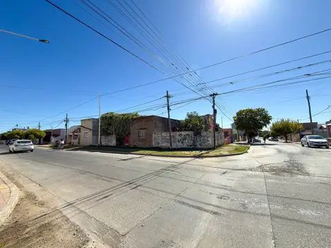 VENTA LOTE BUENA UBICACIÓN CONSTRUCCIÓN A DEMOLER