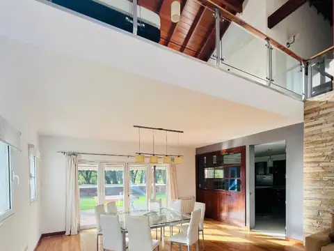 Casa 4 ambientes con 3 baños