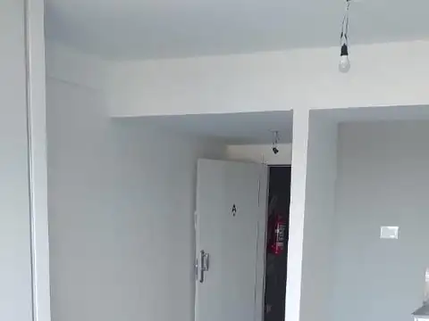 Hipolito Yrigoyen 1301 , Piso 2