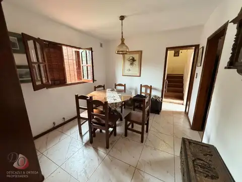 EXCELENTE CASA A UNA CUADRA DE LA RECTA CON PILETA-  MEJOR ZONA