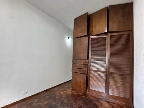 Avellaneda 900, Piso 1