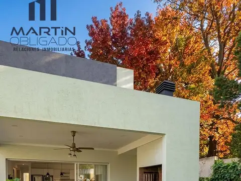 CASA EN VENTA BARRIO CON PORTÓN