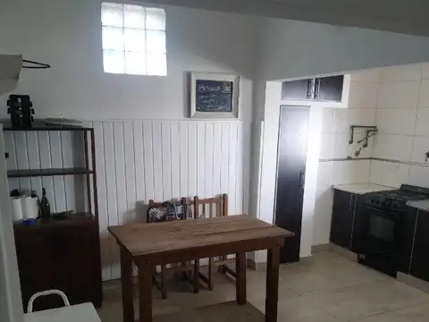 Casa 4 ambientes con 1 baño