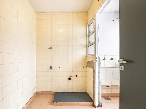Venta. Monoambiente. Luminoso. Nicasio Oroño y Av. Rivadavia