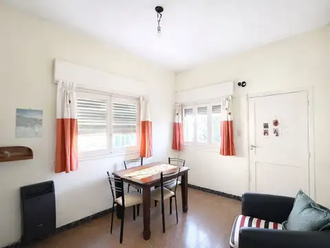 Casa en venta Varela Zona Centro a reciclar.