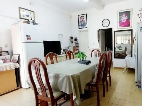 Casa 2 ambientes con 1 baño