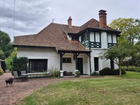 VENTA - Casa estilo inglés Béccar - 4 dormitorios