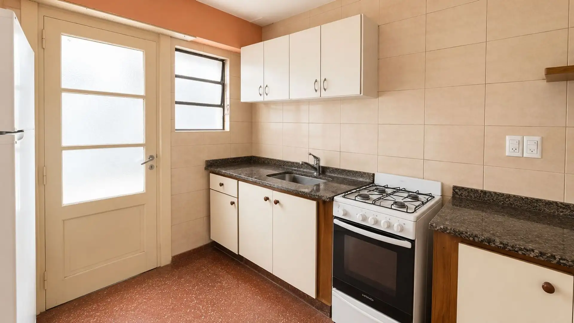 Venta casa 4 ambientes gran jardin El Progreso