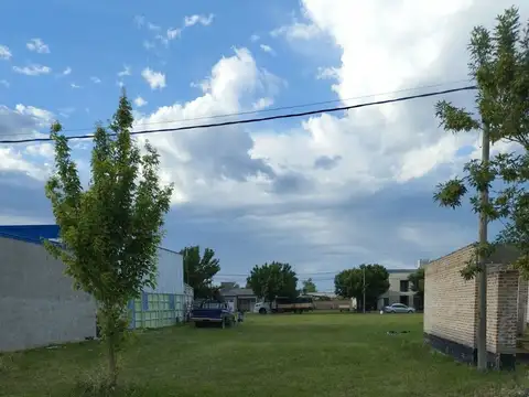 VENTA TERRENO - LOCALIDAD DE HUMBOLDT.-