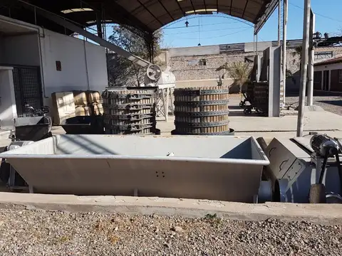 BODEGA DE VINOS EN VENTA. GUAYMALLEN