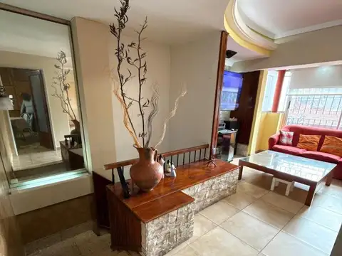 Depto Tipo Casa en Venta de 6 ambientes